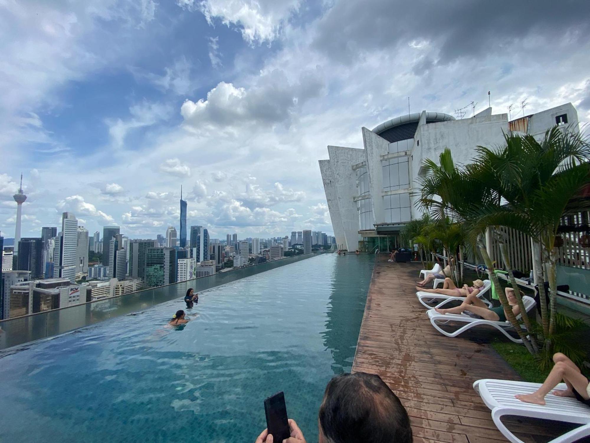 Skypool Kl Free Infinity Pool Over Куала Лумпур Екстериор снимка